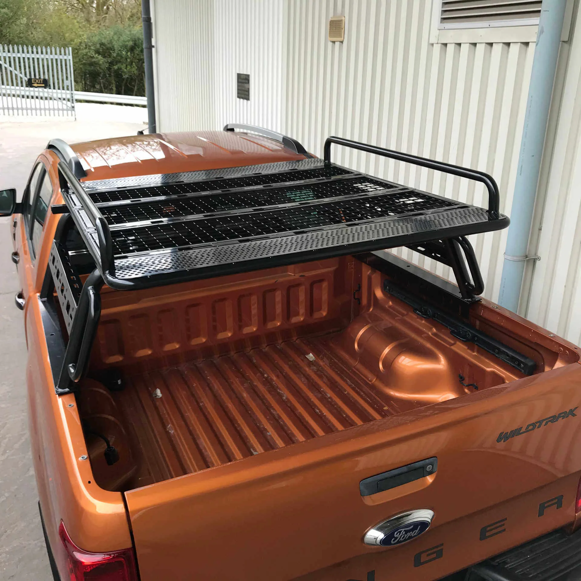 Adjustable Load Bed Cargo Frame with Side Rail Rack for Toyota Hilux 2016 