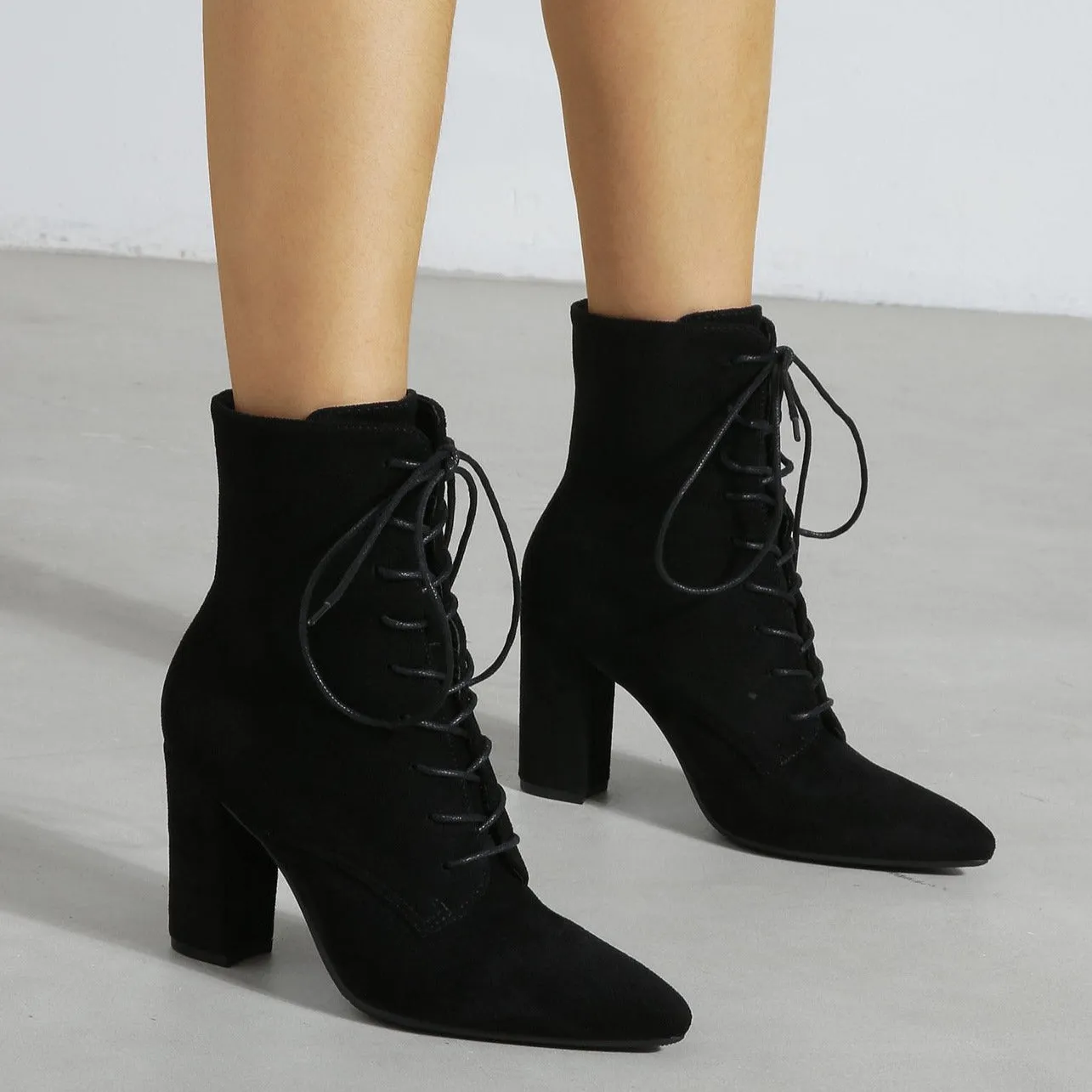 Chunky Heeled Suede Short Tube Boots