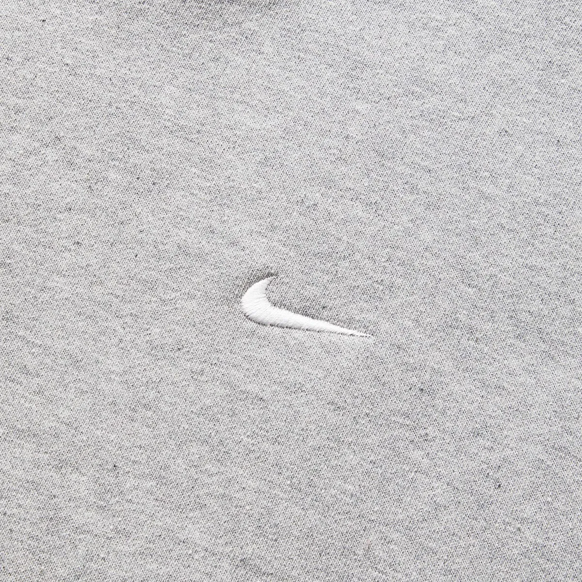 SOLO SWOOSH CREWNECK