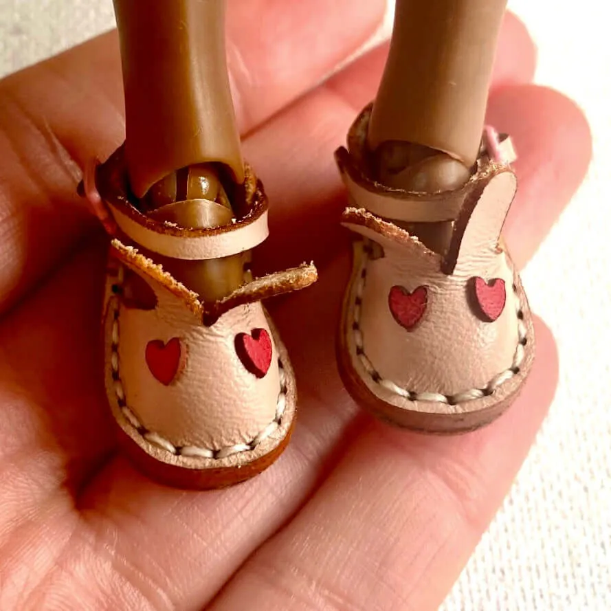 Tiny leather doll shoes Pink Loveheart Bunny Blythe doll