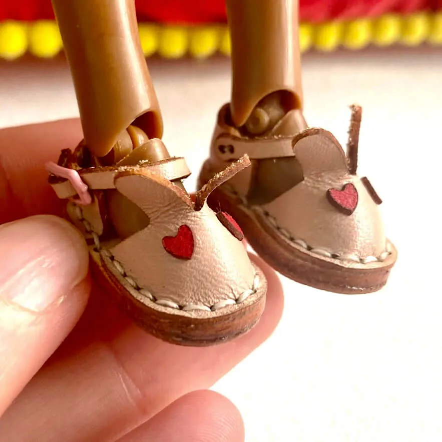 Tiny leather doll shoes Pink Loveheart Bunny Blythe doll