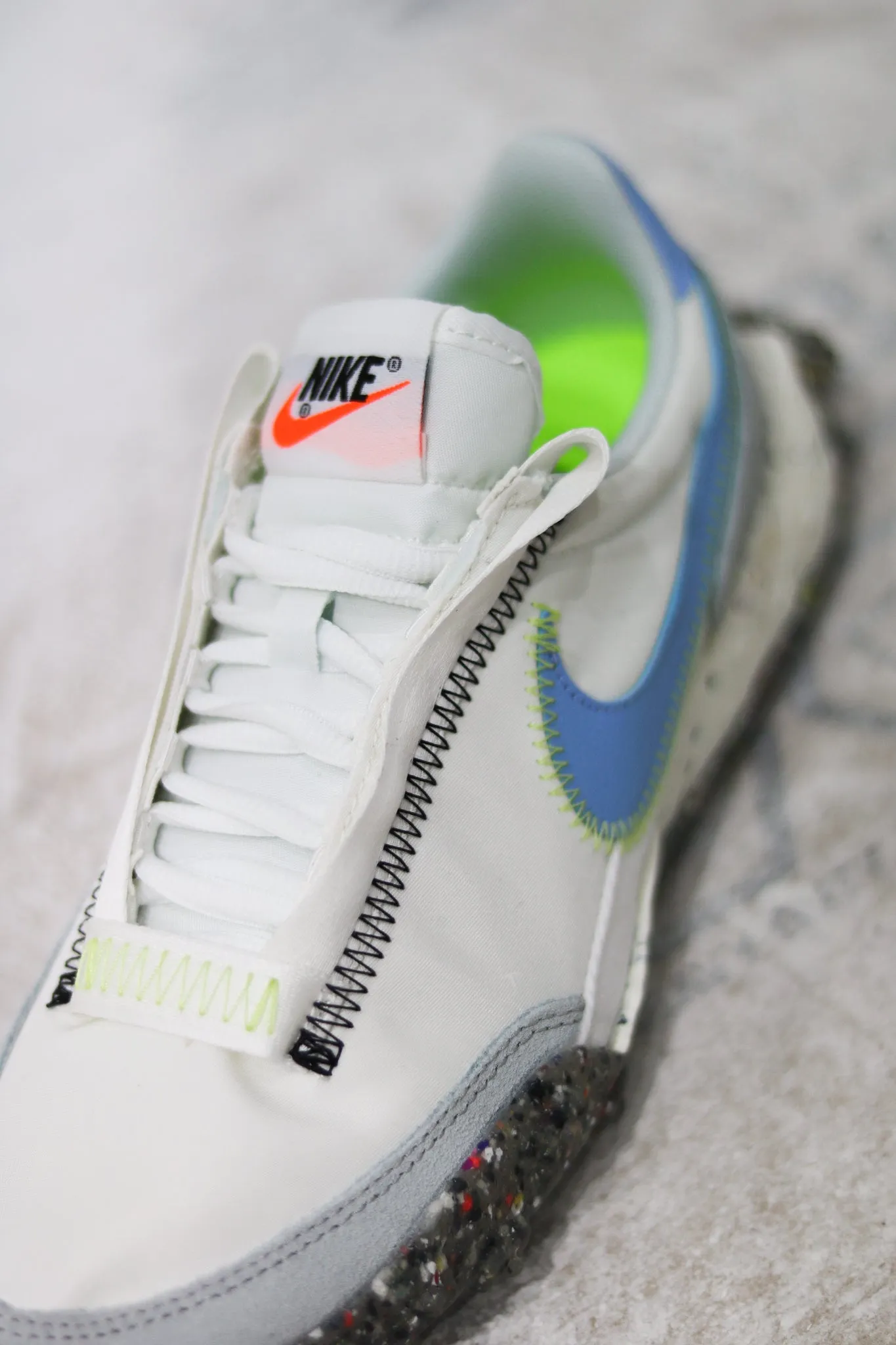 W NIKE WAFFLE RACER CRATER "WHITE/ALUMINUM"